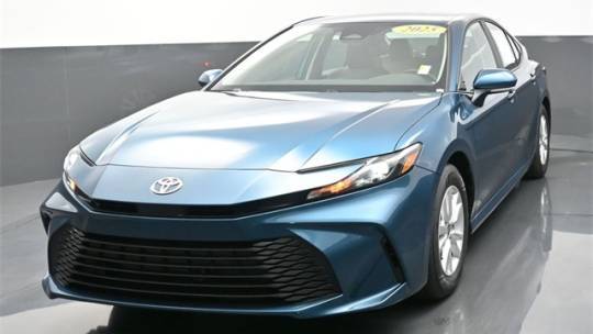 2025 Toyota Camry LE — Sedan — 1,738 mi — Daphne, AL