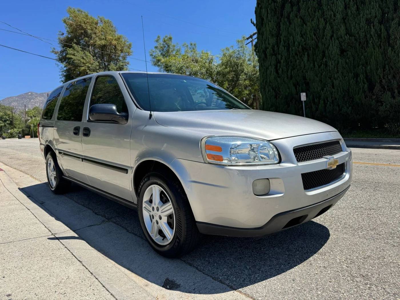 2005 Chevrolet Uplander Base — Minivan — 122,822 mi — La Crescenta, CA