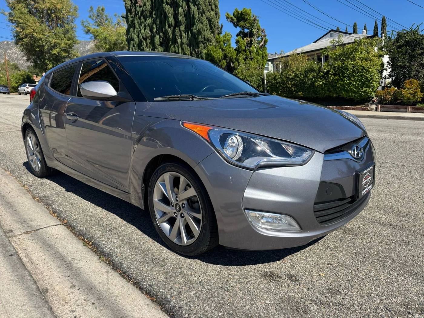 2017 Hyundai Veloster Base — Hatchback — 104,217 mi — La Crescenta, CA