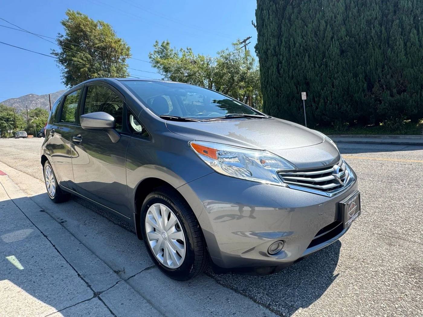 2016 Nissan Versa 1.6 SV — Hatchback — 48,402 mi — La Crescenta, CA