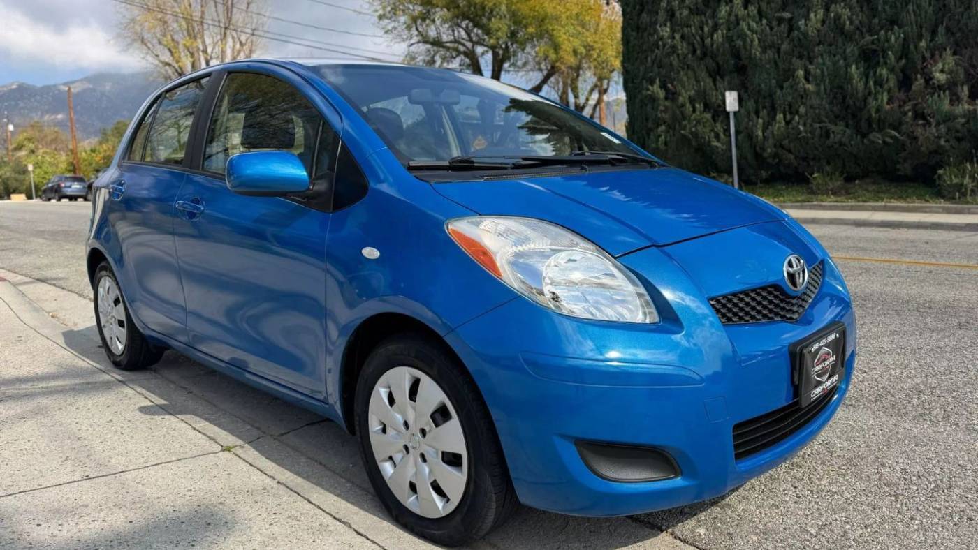 2010 Toyota Yaris Base — Hatchback — 154,014 mi — La Crescenta, CA
