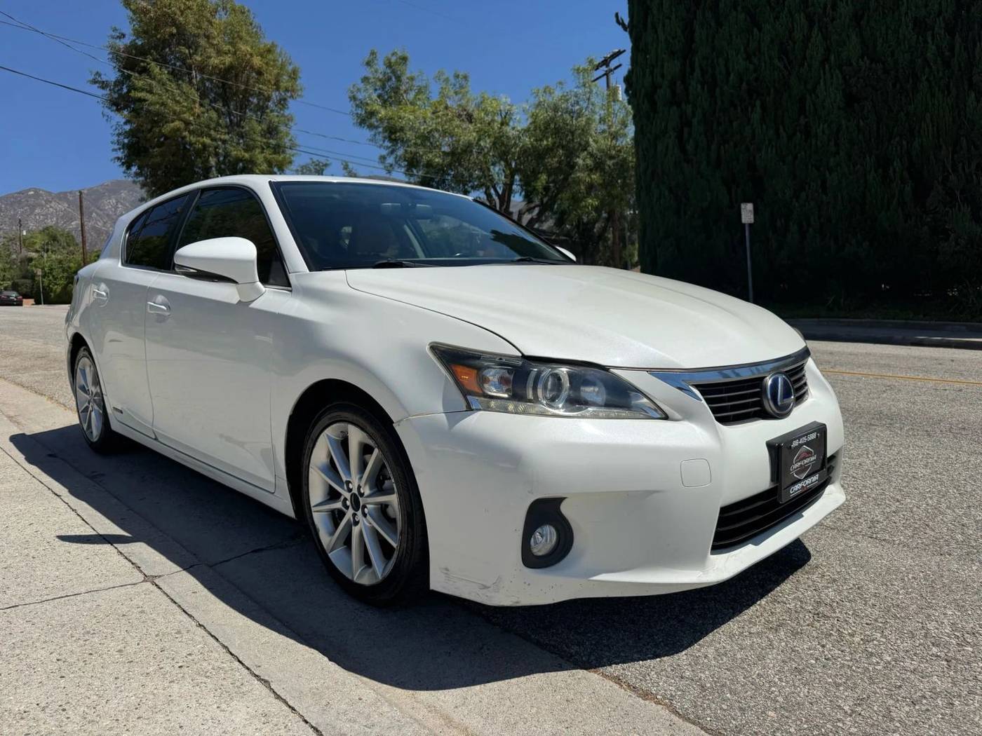 2011 Lexus CT CT 200h Premium — Hatchback — 136,811 mi — La Crescenta, CA