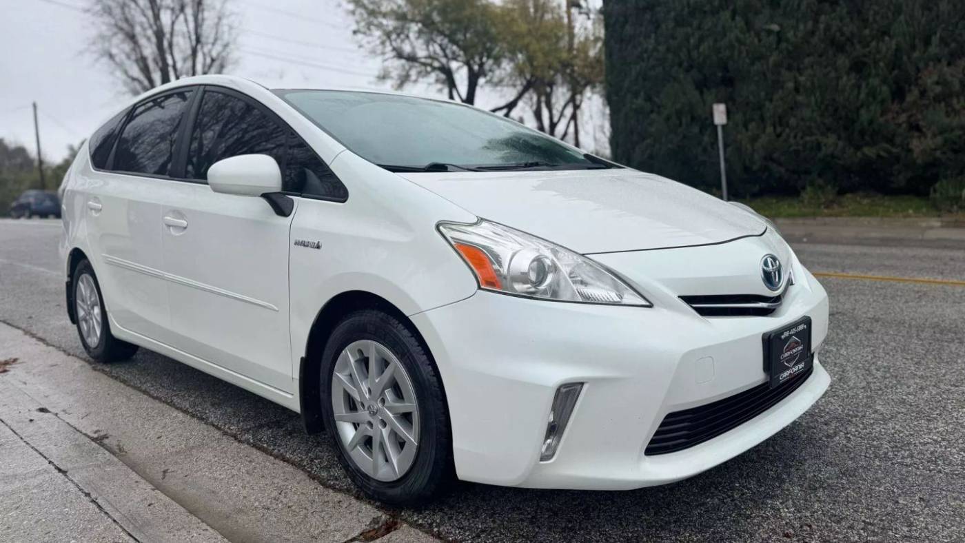 2013 Toyota Prius v Three — Wagon — 199,801 mi — La Crescenta, CA