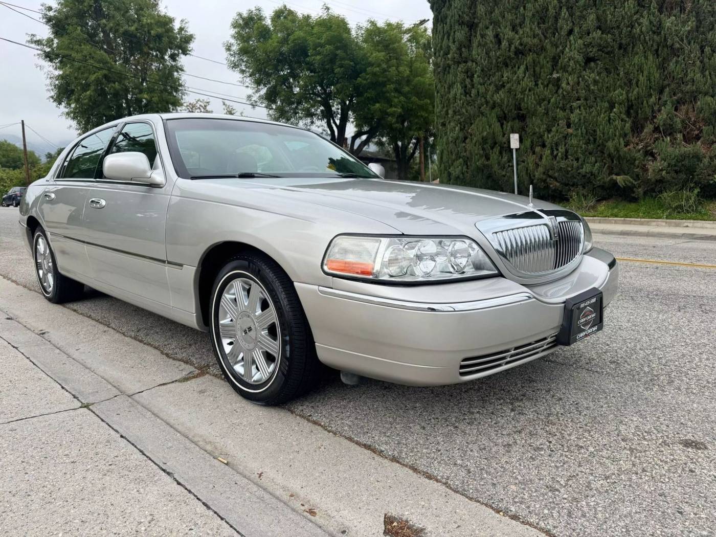 2004 Lincoln Town Car Ultimate — Sedan — 74,176 mi — La Crescenta, CA