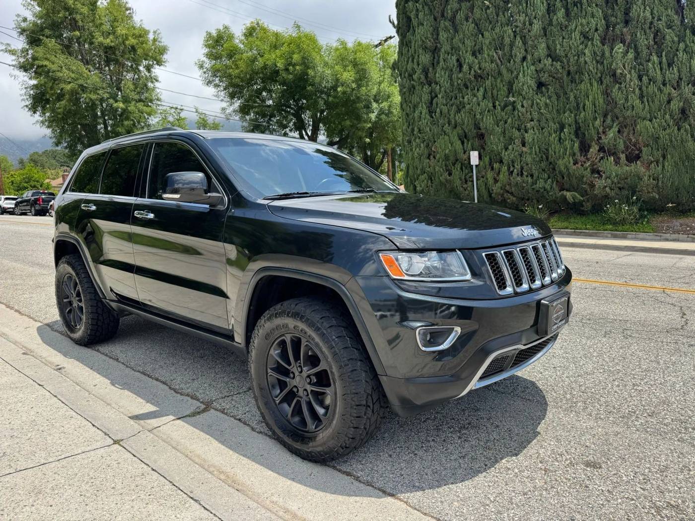 2014 Jeep Grand Cherokee Limited — SUV — 120,637 mi — La Crescenta, CA