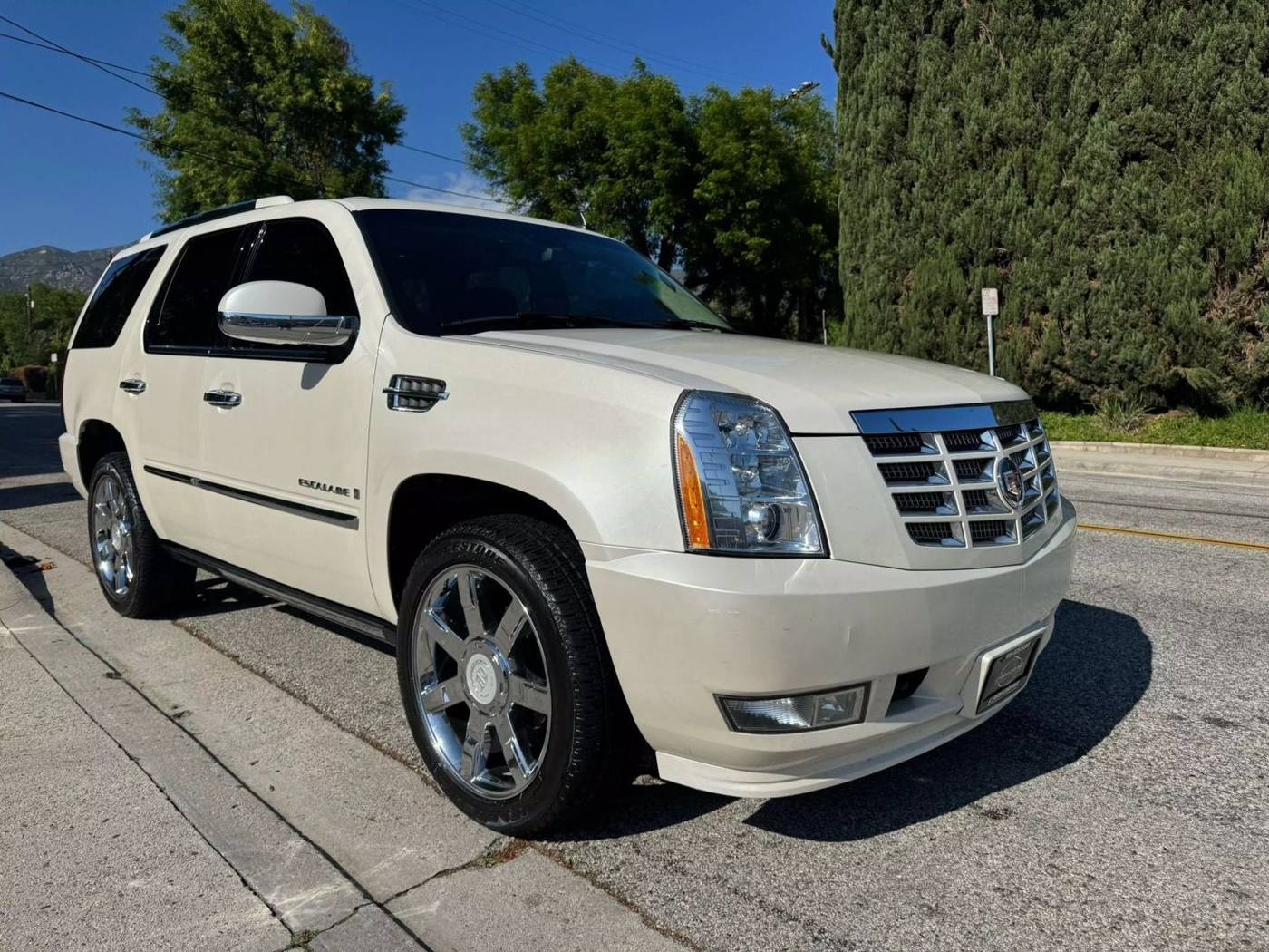 2007 Cadillac Escalade Standard — SUV — 95,293 mi — La Crescenta, CA
