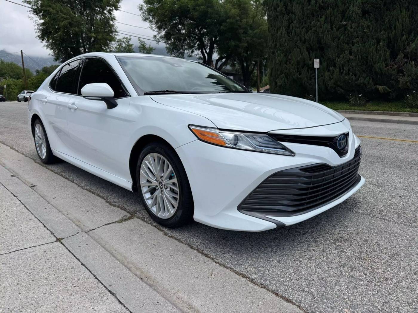 2019 Toyota Camry Hybrid XLE — Sedan — 188,205 mi — La Crescenta, CA