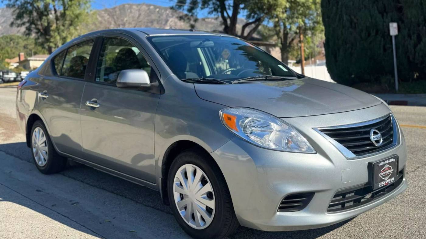 2013 Nissan Versa SV — Sedan — 81,936 mi — La Crescenta, CA