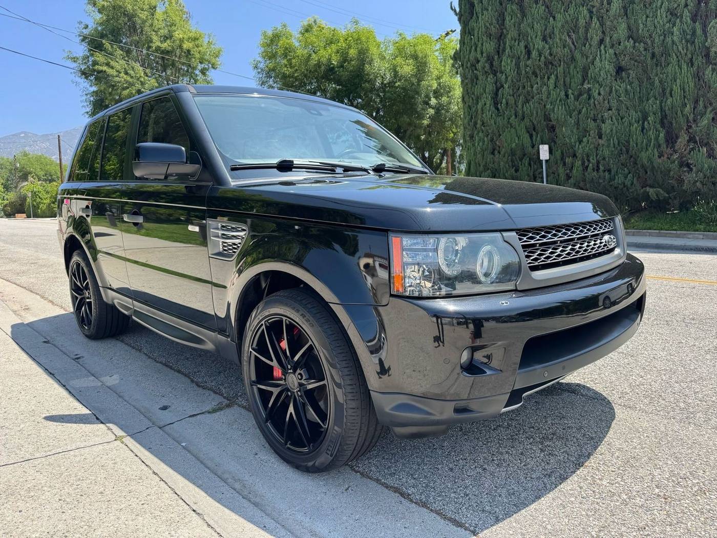 2011 Land Rover Range Rover Sport SC — SUV — 83,742 mi — La Crescenta, CA