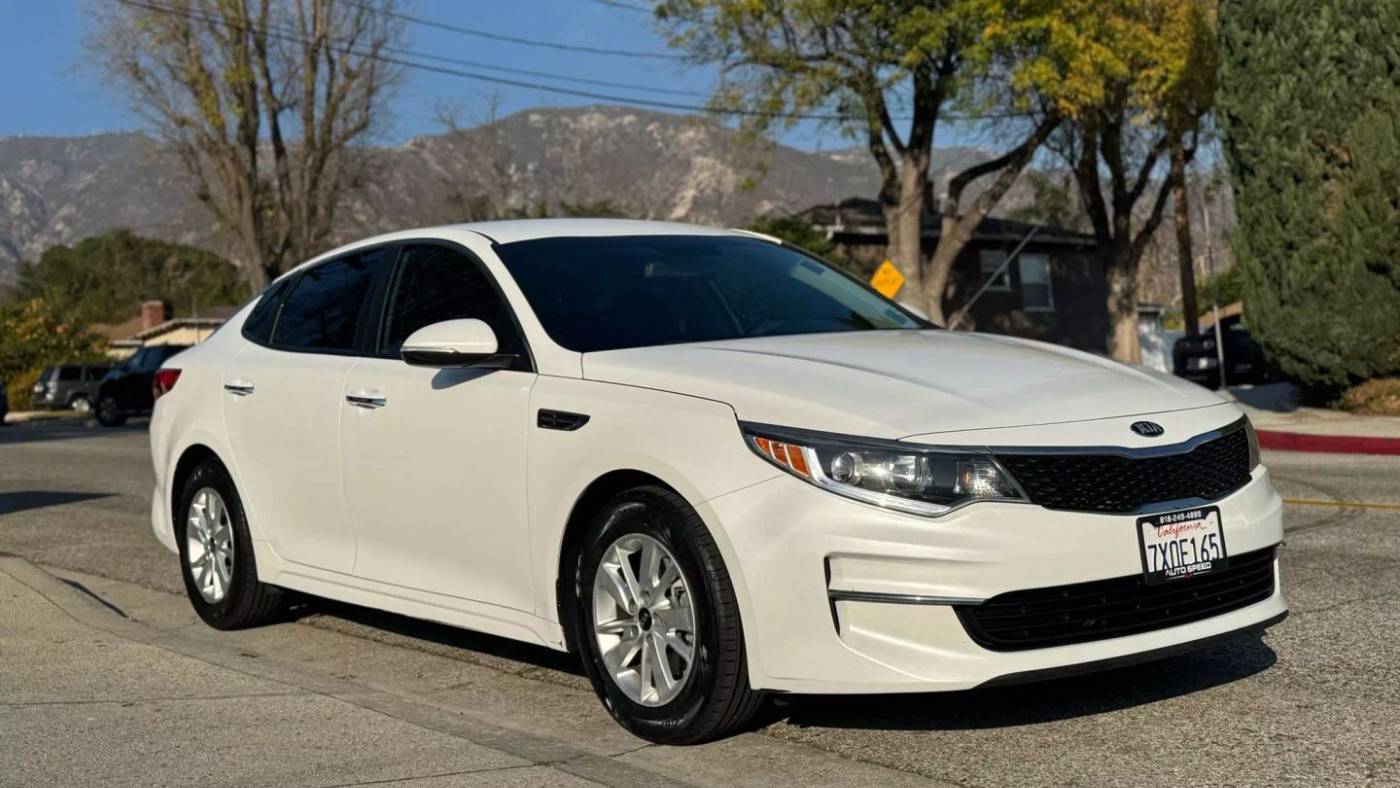 2017 Kia Optima LX — Sedan — 112,623 mi — La Crescenta, CA