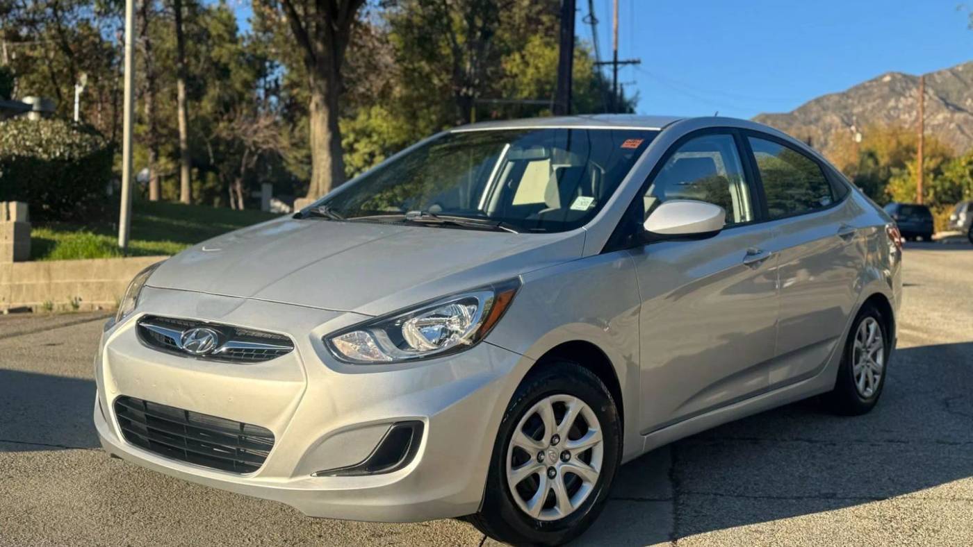 2014 Hyundai Accent GLS — Sedan — 68,775 mi — La Crescenta, CA