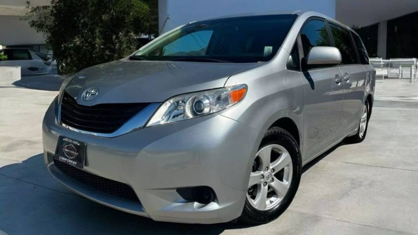 2015 Toyota Sienna LE — Minivan — 128,511 mi — La Crescenta, CA
