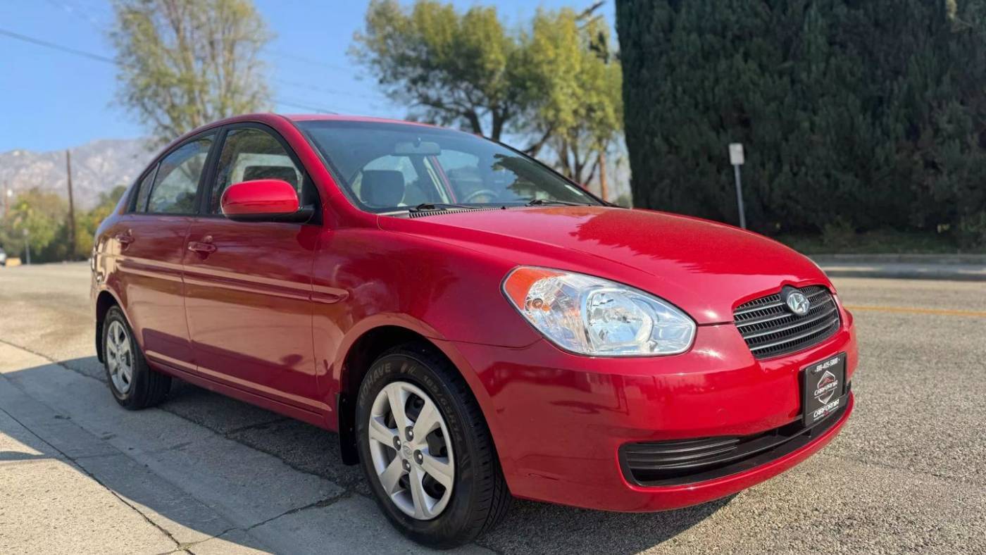 2011 Hyundai Accent GLS — Sedan — 52,310 mi — La Crescenta, CA