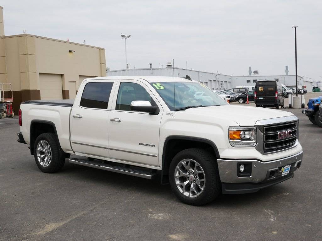 2015 GMC Sierra 1500 SLT — Pickup Truck — 97,533 mi — Rochester, MN