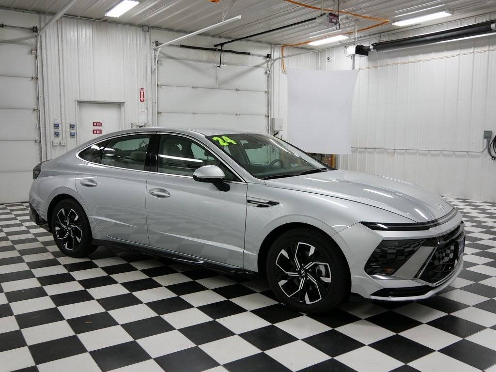 2024 Hyundai Sonata SEL — Sedan — 2,750 mi — Rochester, MN