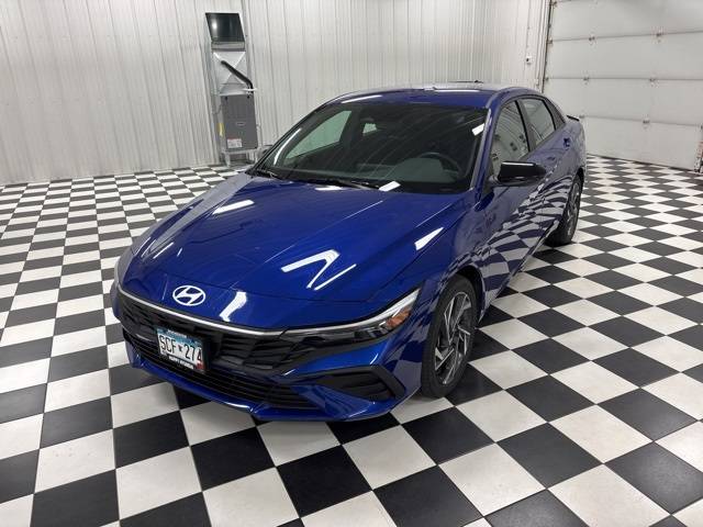 2025 Hyundai Elantra Hybrid Blue — Sedan — 16 mi — Rochester, MN