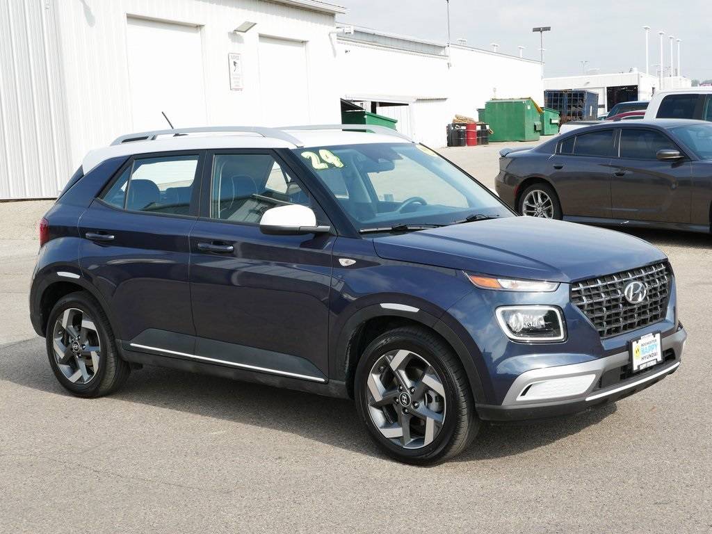 2024 Hyundai Venue Limited — SUV — 16 mi — Rochester, MN