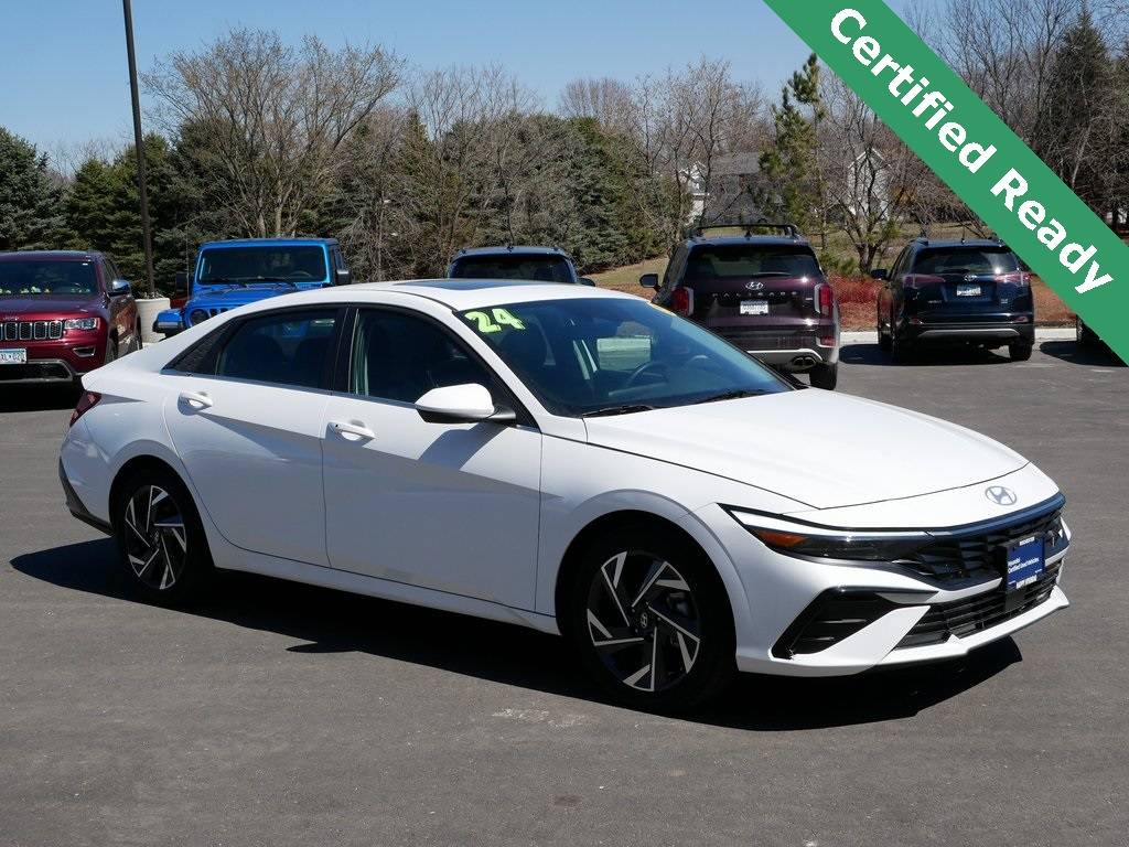 2024 Hyundai Elantra SEL — Sedan — 6,605 mi — Rochester, MN