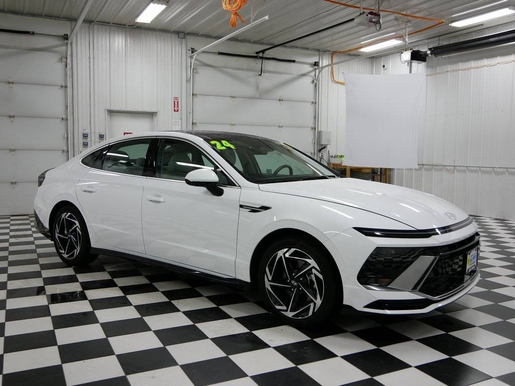 2024 Hyundai Sonata SEL — Sedan — 22 mi — Rochester, MN