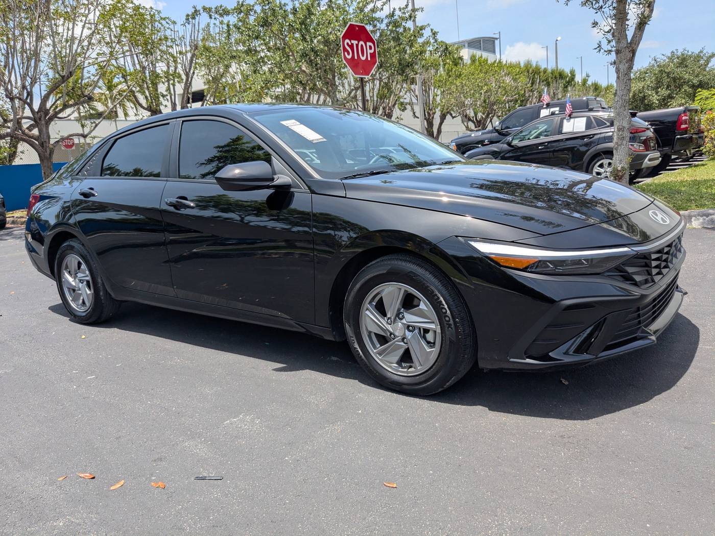 2025 Hyundai Elantra SE — Sedan — 2,097 mi — Miami, FL