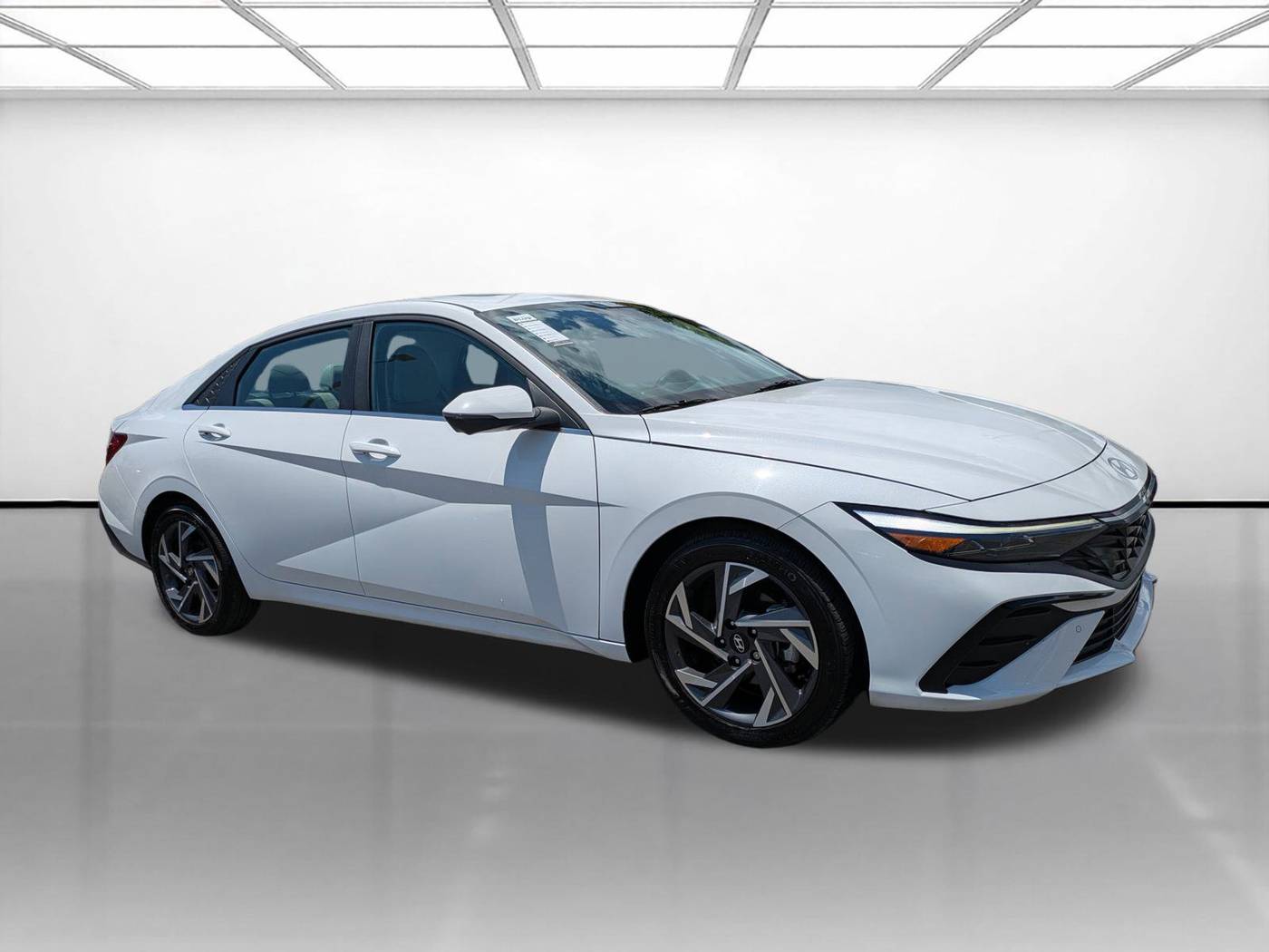 2024 Hyundai Elantra Limited — Sedan — 19,909 mi — Miami, FL