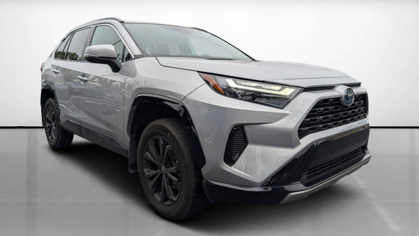 2024 Toyota RAV4 Hybrid SE — SUV — 16,548 mi — Miami, FL