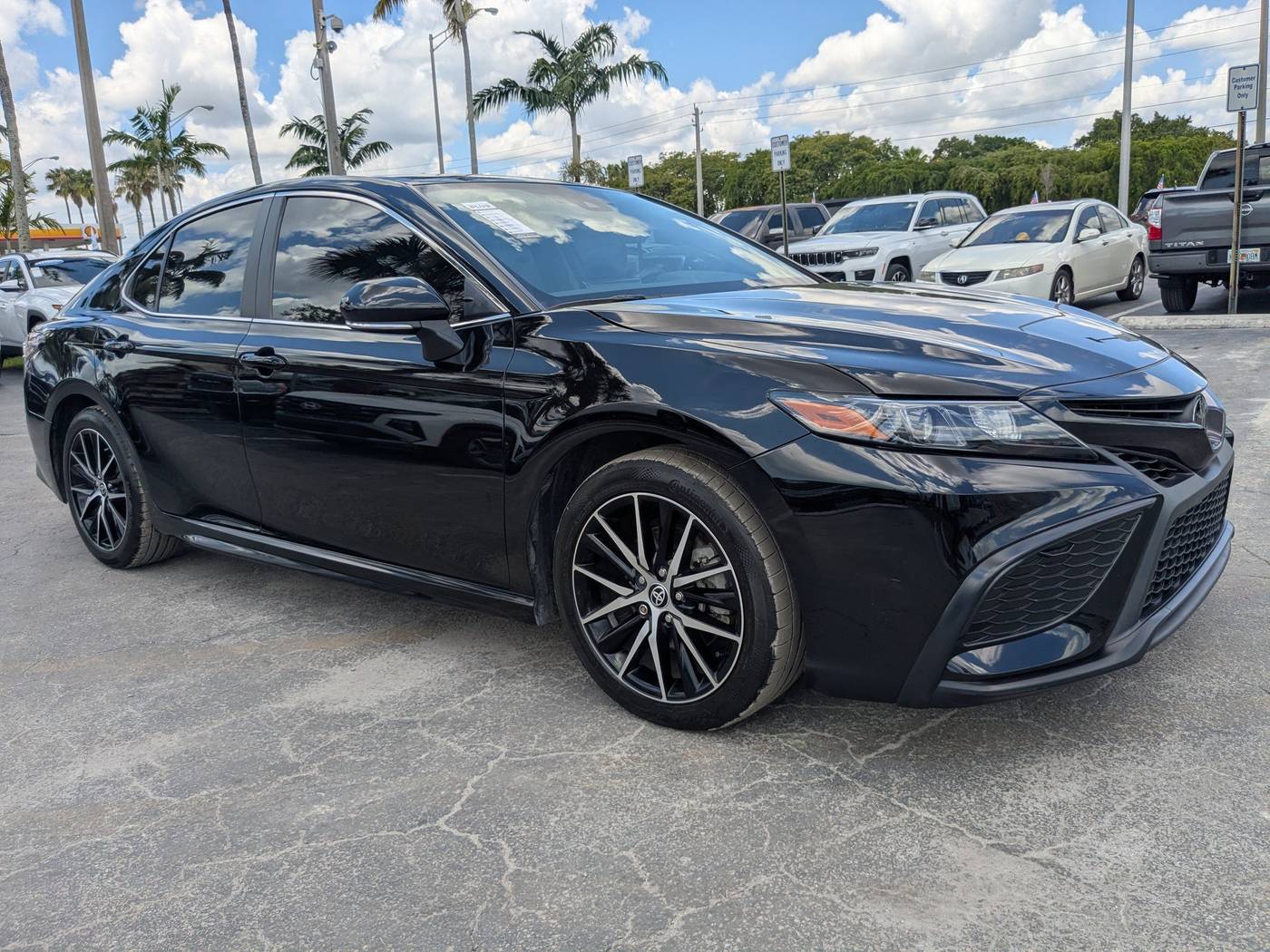 2024 Toyota Camry SE — Sedan — 27,946 mi — Miami, FL