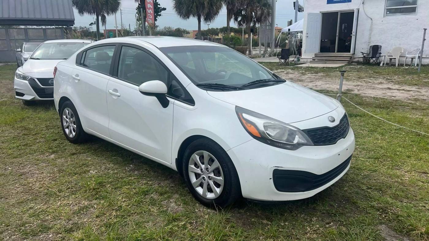 2013 Kia Rio LX — Sedan — 142,895 mi — Miami, FL