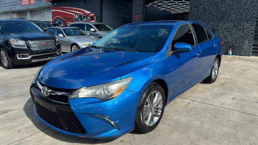 2017 Toyota Camry SE — Sedan — 111,032 mi — Hollywood, FL