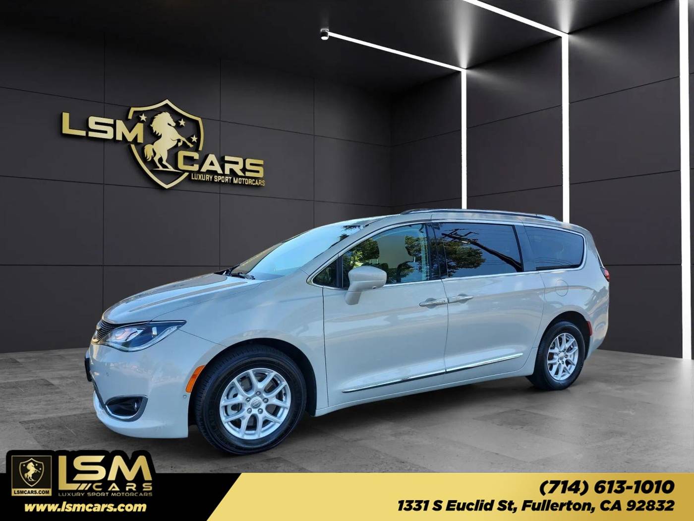 2020 Chrysler Pacifica Touring L — Minivan — 77,056 mi — Fullerton, CA