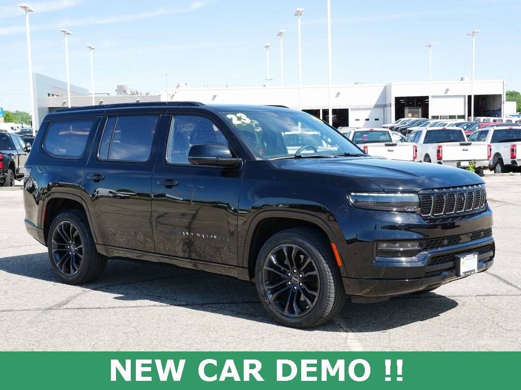 2023 Jeep Grand Wagoneer Series II Obsidian — SUV — 998 mi — Rochester, MN