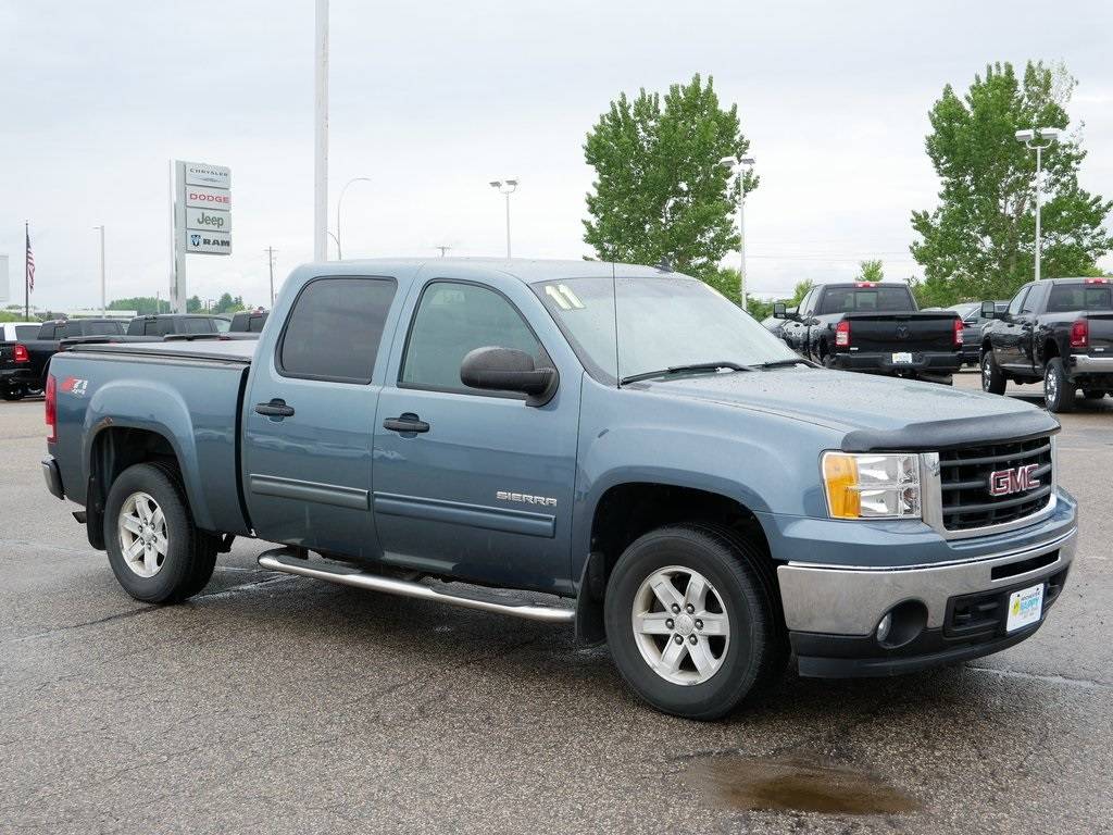2011 GMC Sierra 1500 SLE — Pickup Truck — 135,846 mi — Rochester, MN