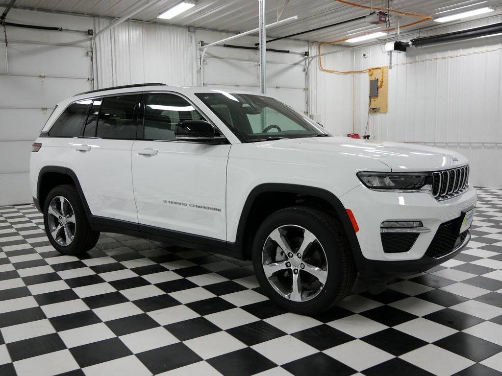 2024 Jeep Grand Cherokee Limited — SUV — 22 mi — Rochester, MN