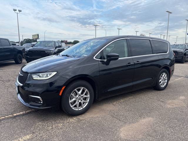 2023 Chrysler Pacifica Touring L — Minivan — 87,364 mi — Rochester, MN