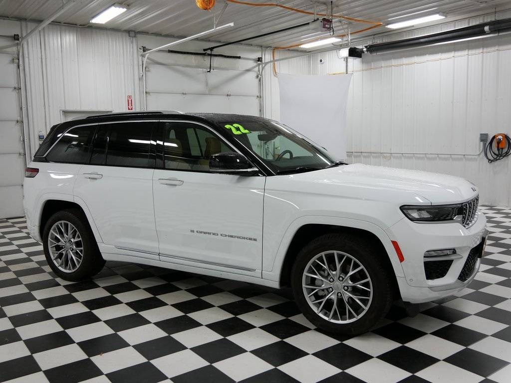 2022 Jeep Grand Cherokee Summit — SUV — 32,266 mi — Rochester, MN