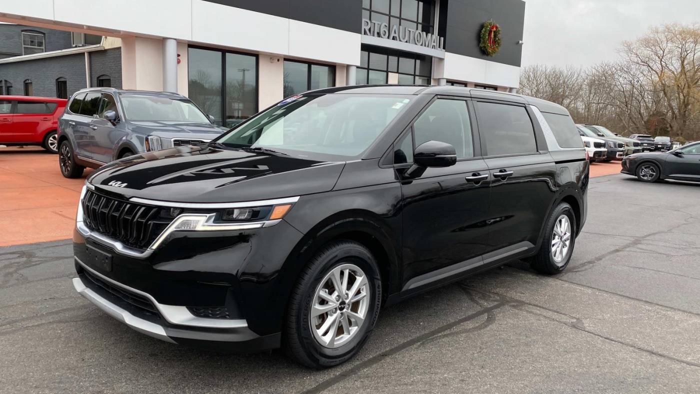 2022 Kia Carnival LXS — Minivan — 27,406 mi — Swansea, MA