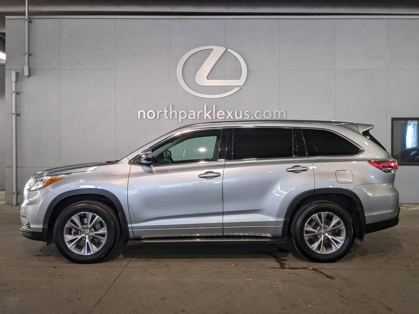 2015 Toyota Highlander XLE — SUV — 93,303 mi — San Antonio, TX
