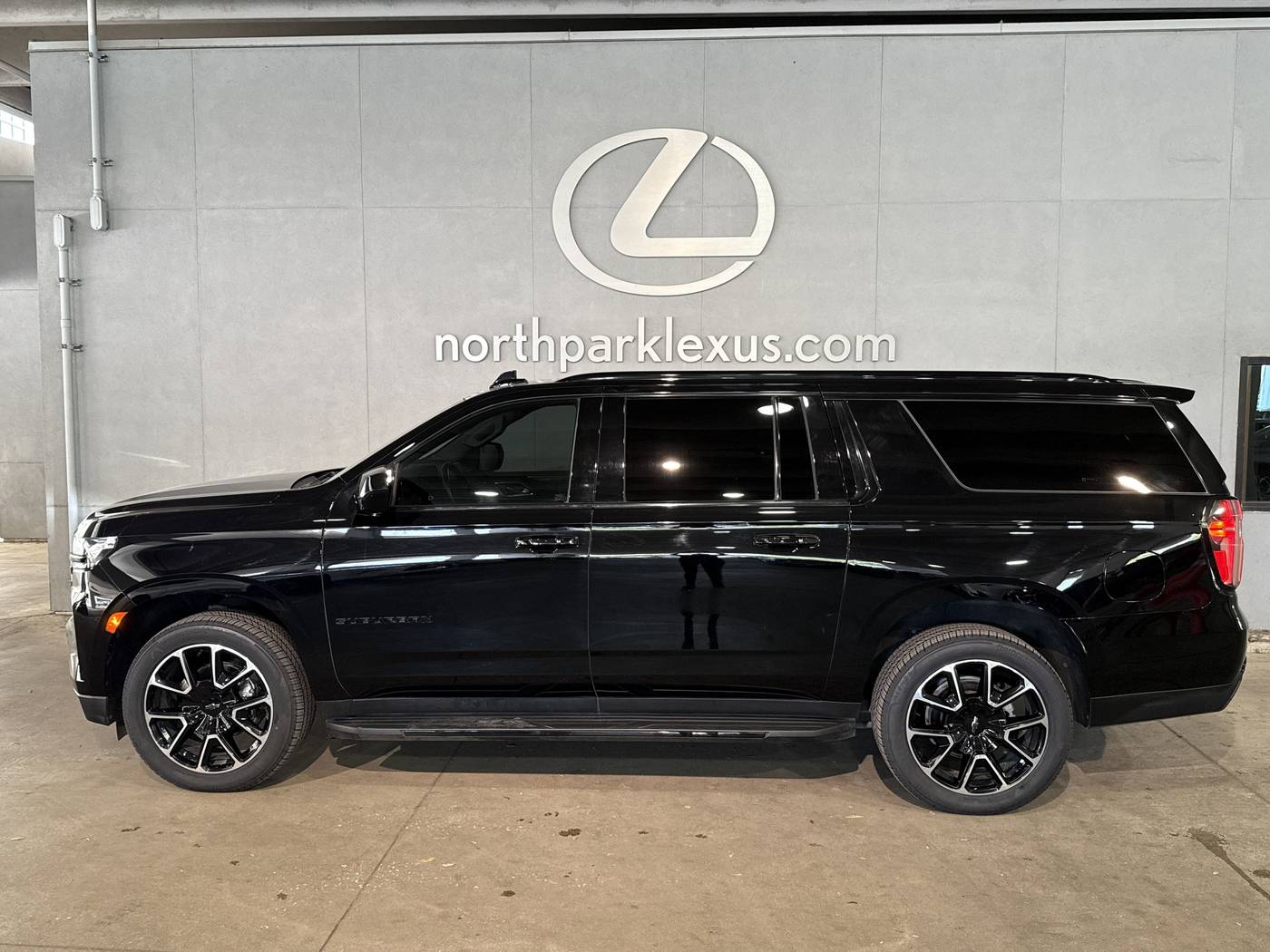 2023 Chevrolet Suburban RST — SUV — 32,179 mi — San Antonio, TX