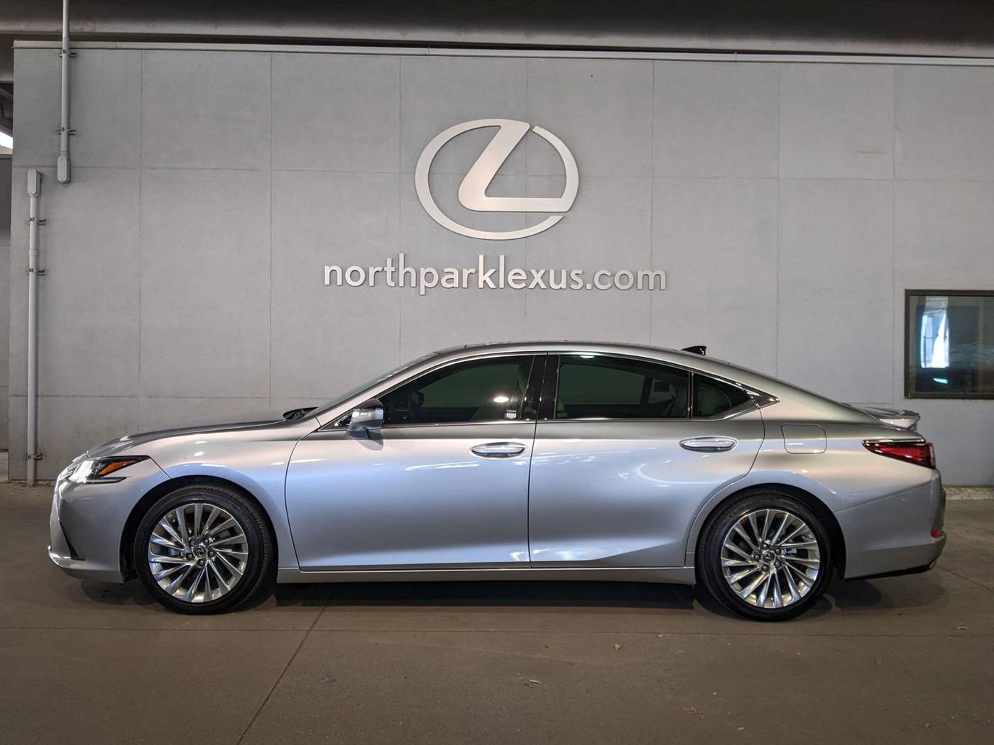 2022 Lexus ES ES 350 Ultra Luxury — Sedan — 17,667 mi — San Antonio, TX