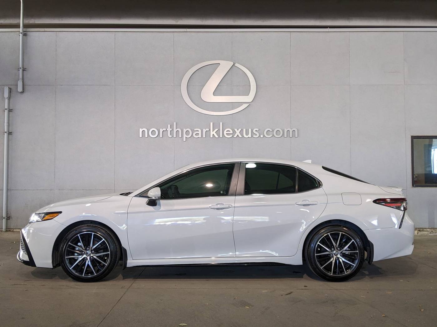 2024 Toyota Camry SE — Sedan — 14,938 mi — San Antonio, TX