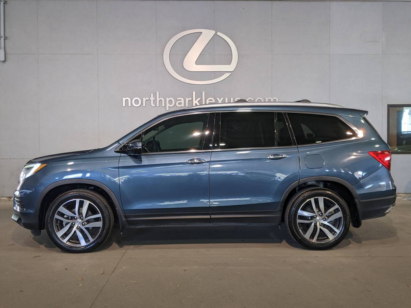 2018 Honda Pilot Touring — SUV — 72,606 mi — San Antonio, TX