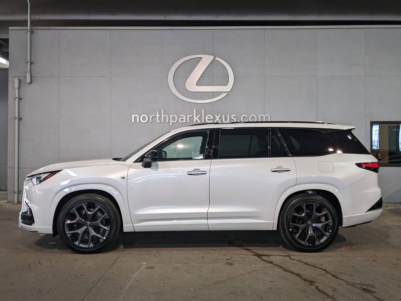 2025 Lexus TX TX 500h F SPORT Premium — SUV — 17 mi — San Antonio, TX