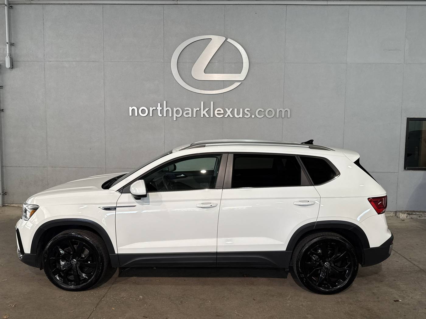 2022 Volkswagen Taos SE — SUV — 12,161 mi — San Antonio, TX