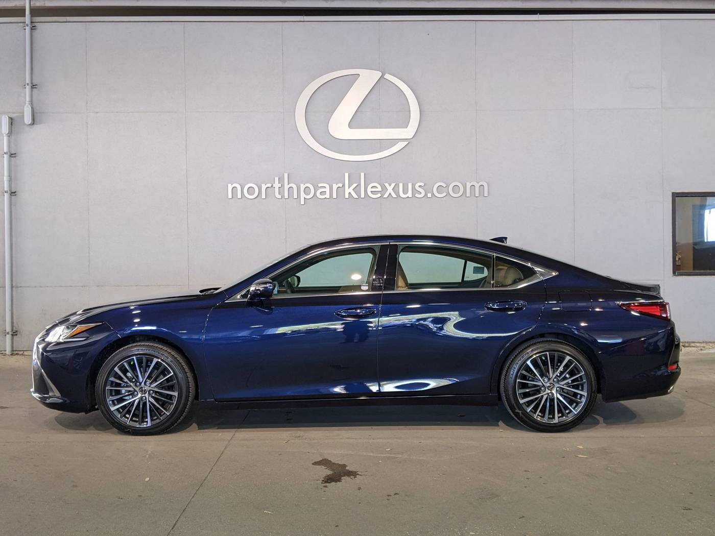 2025 Lexus ES ES 350 — Sedan — 8 mi — San Antonio, TX