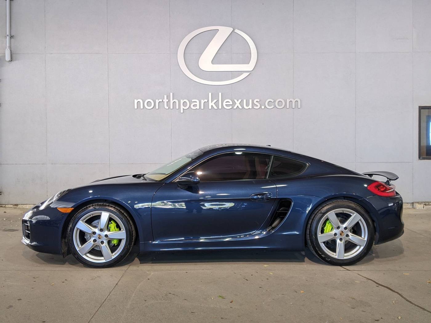 2015 Porsche Cayman Standard — Coupe — 30,010 mi — San Antonio, TX