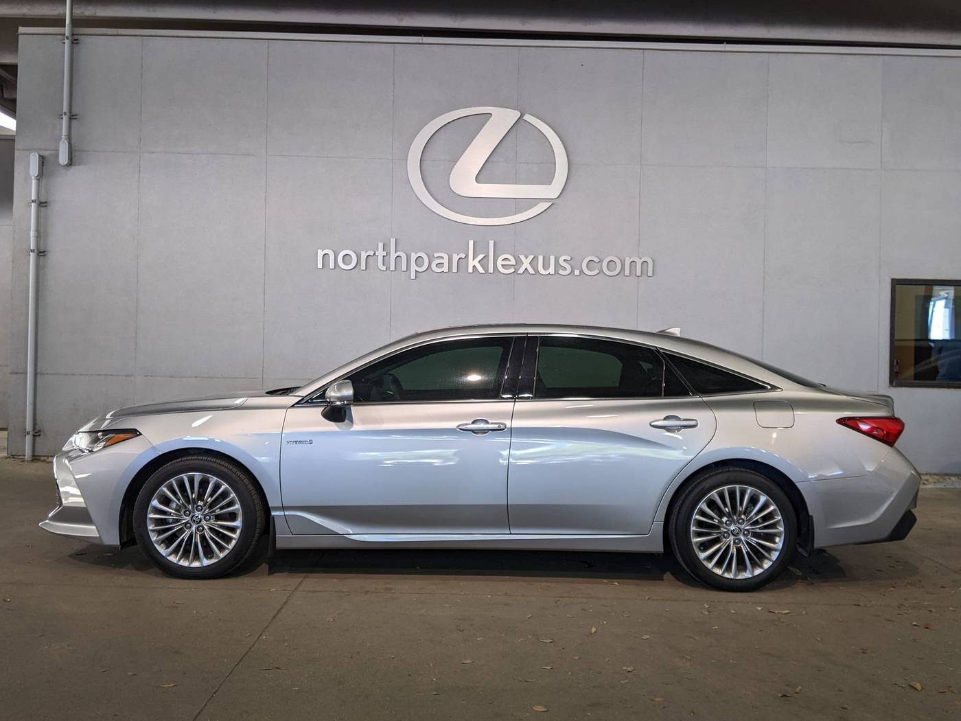 2021 Toyota Avalon Hybrid Limited — Sedan — 18,233 mi — San Antonio, TX