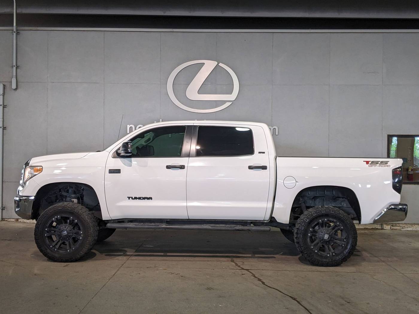 2017 Toyota Tundra SR5 — Pickup Truck — 92,028 mi — San Antonio, TX