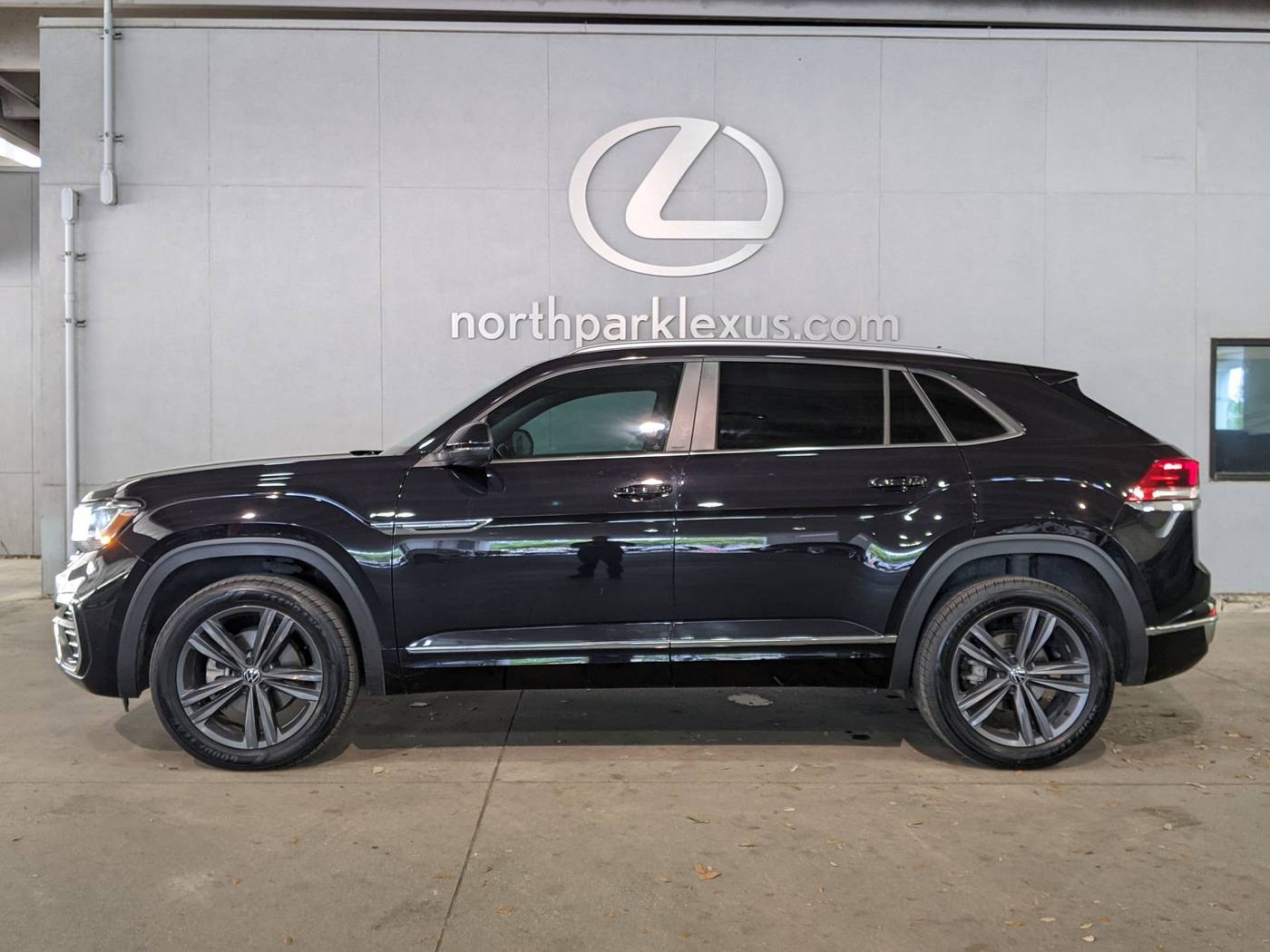 2021 Volkswagen Atlas Cross Sport SE with Technology R-Line — SUV — 84,200 mi — San Antonio, TX