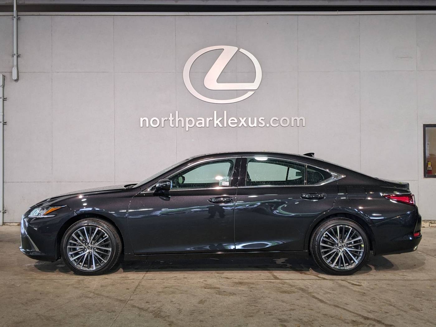 2025 Lexus ES ES 350 — Sedan — 257 mi — San Antonio, TX