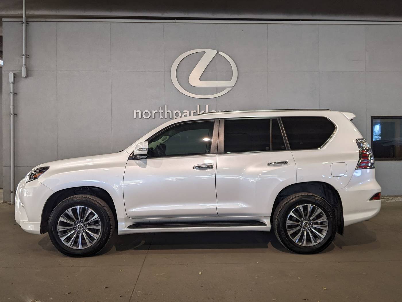 2023 Lexus GX GX 460 Luxury — SUV — 24,047 mi — San Antonio, TX